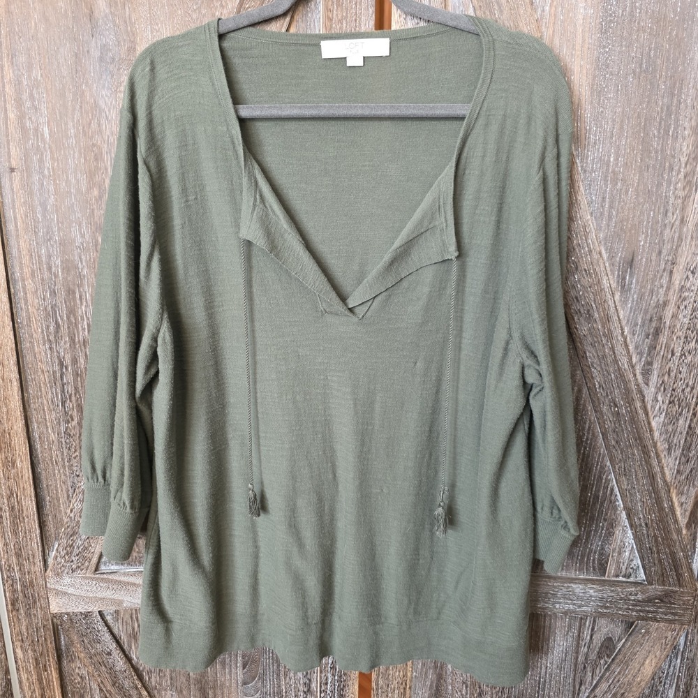 LOFT Shirt Women's Size 20/22 Green Tunic 3/4 Sleeve v-Neck Sweater Lightweight